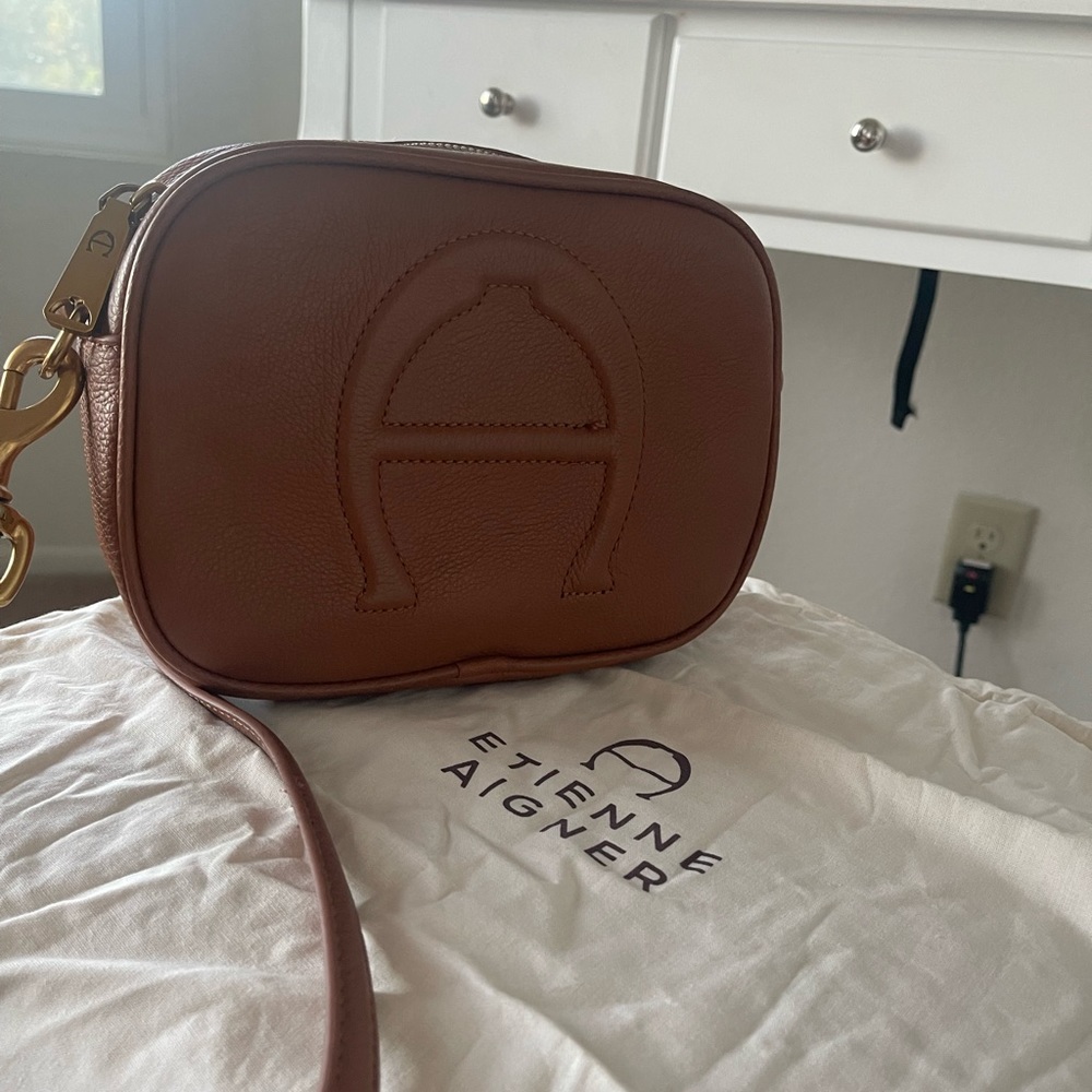 Etinenne Aigner crossbody bag